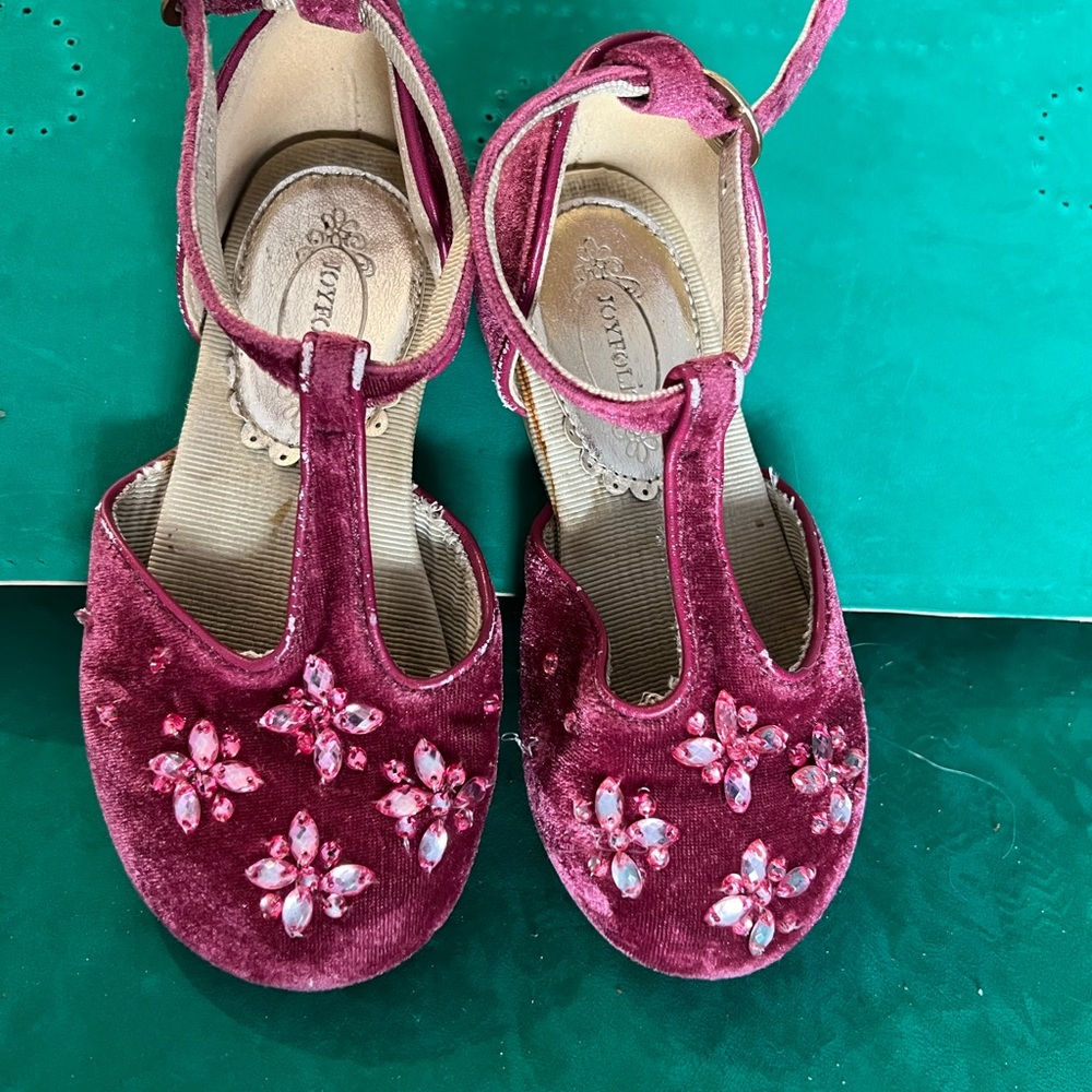 Joyfolie sz 9 shoes